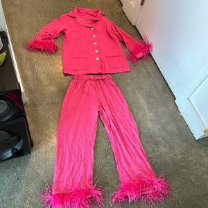 Party Pijama with detachable feathers in hot pink